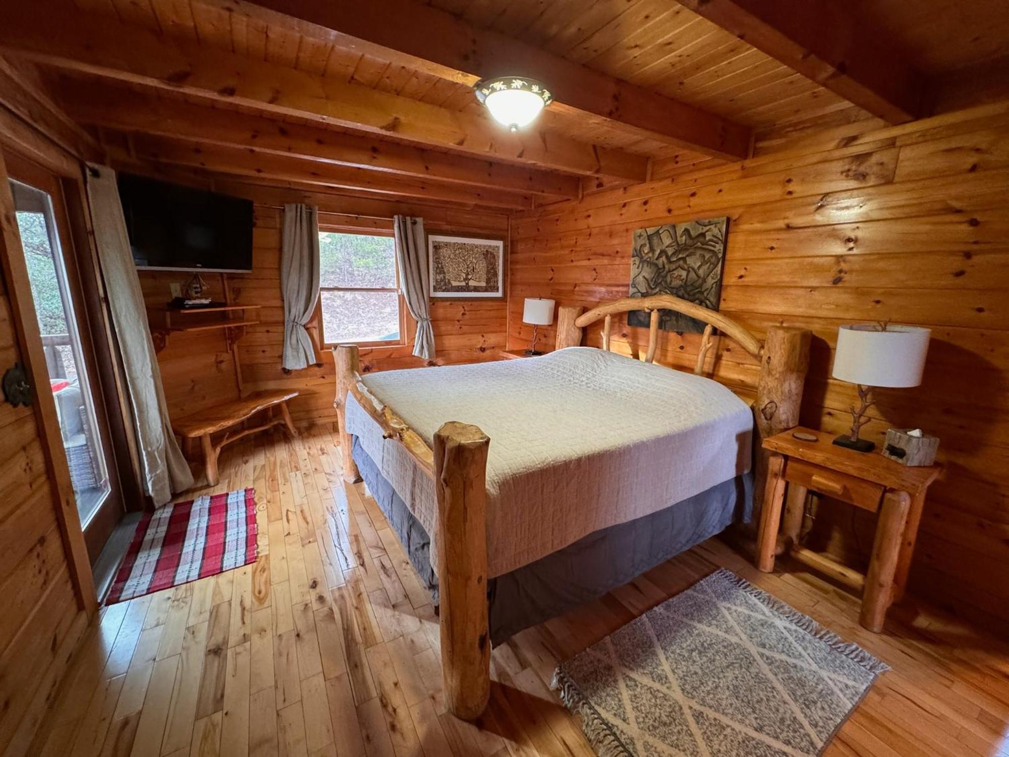 פיג'ן פורג' Smoky Paws - Exceptional Cabin, Stunning Mountain Views, Hot Tub, Tranquil, Gigabit Internet, Free L2 Ev מראה חיצוני תמונה