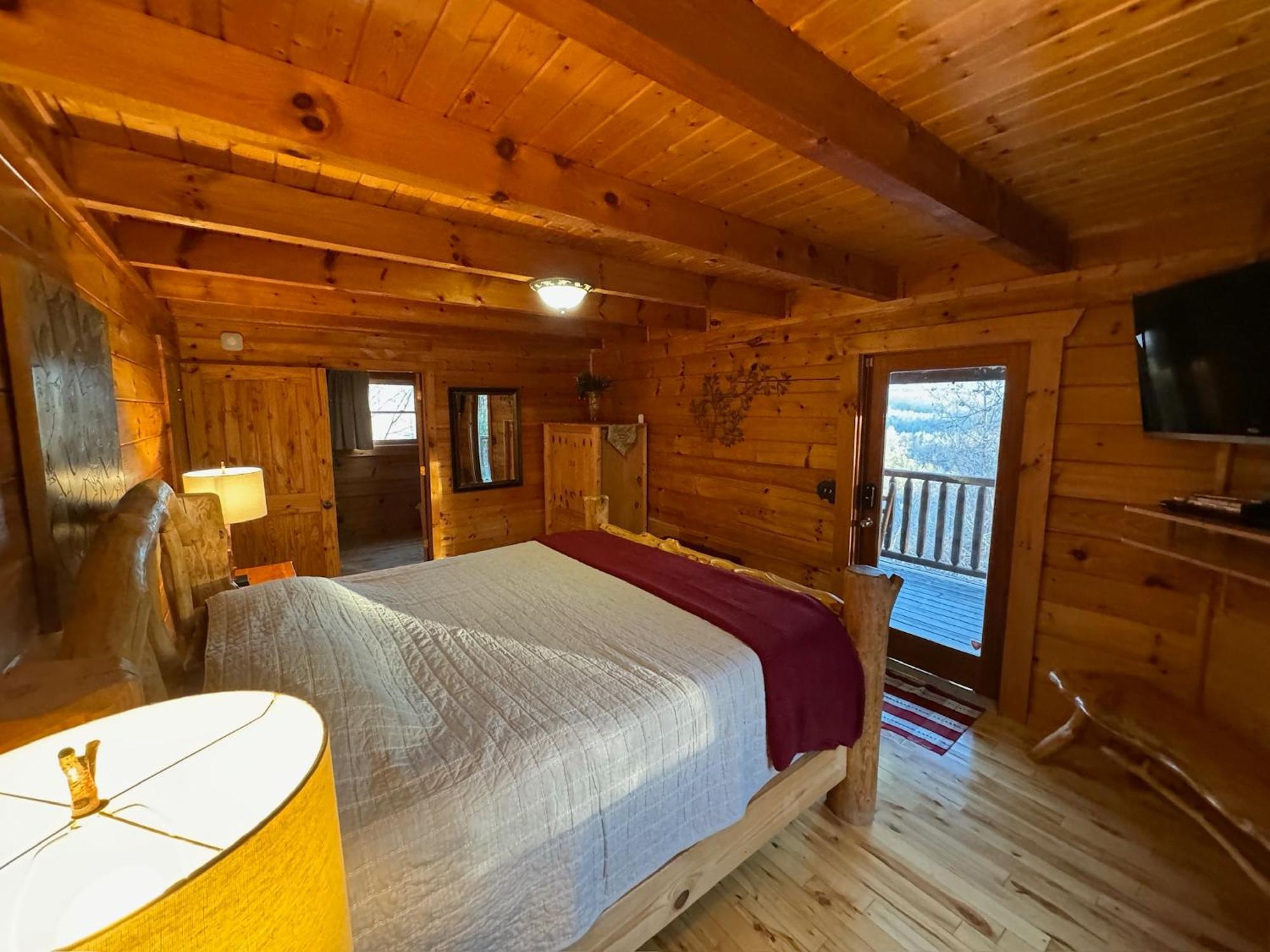פיג'ן פורג' Smoky Paws - Exceptional Cabin, Stunning Mountain Views, Hot Tub, Tranquil, Gigabit Internet, Free L2 Ev מראה חיצוני תמונה